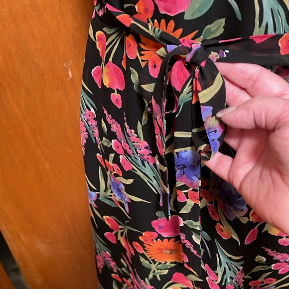 Coldwater Creek Black Floral Fully Lined Sleeveless Dress Size 10P - Picture 8 of 9